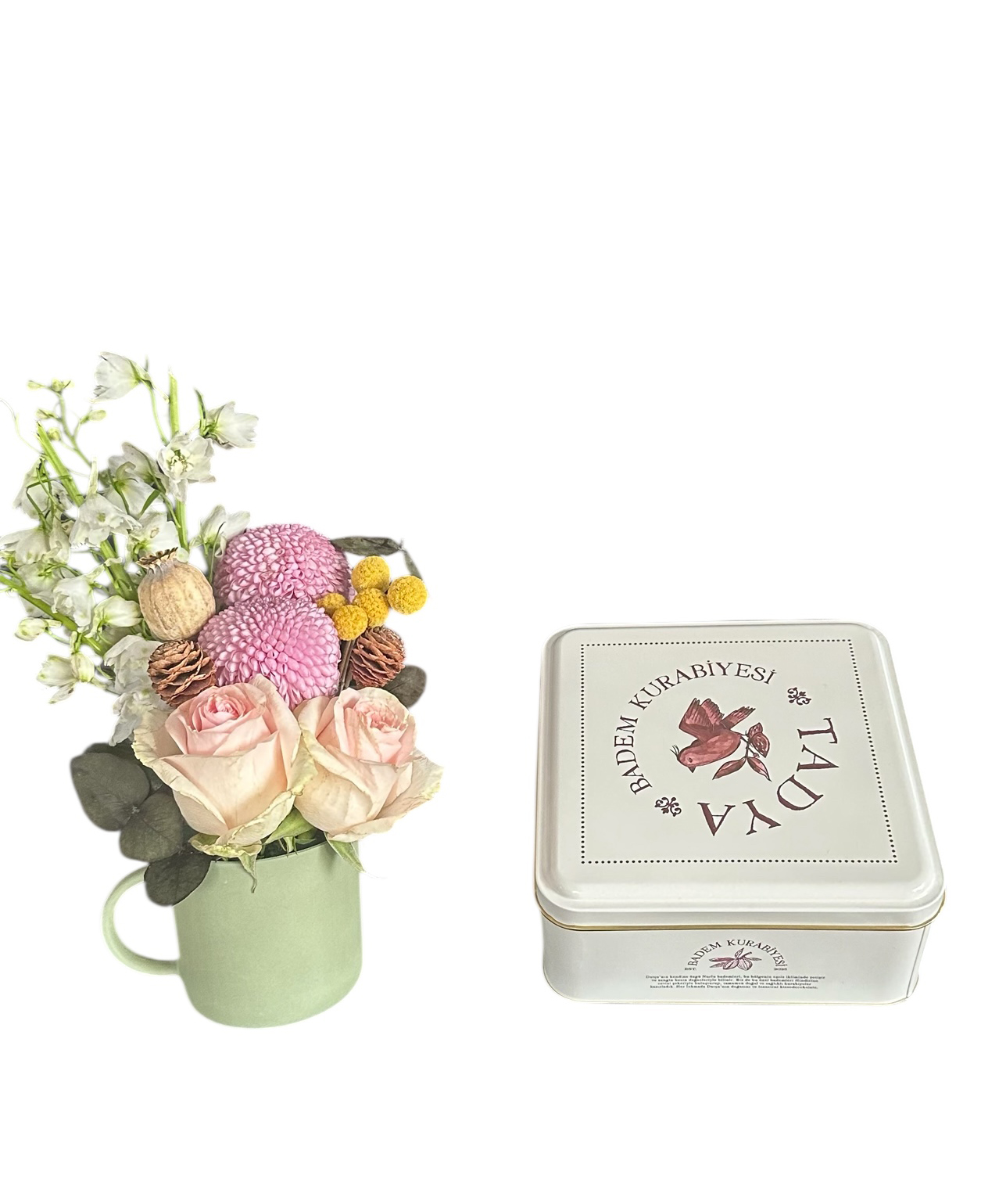 Creathings Porselen Bardakta Çiçekler ve Tadya Bademli Şekersiz Kurabiyeler