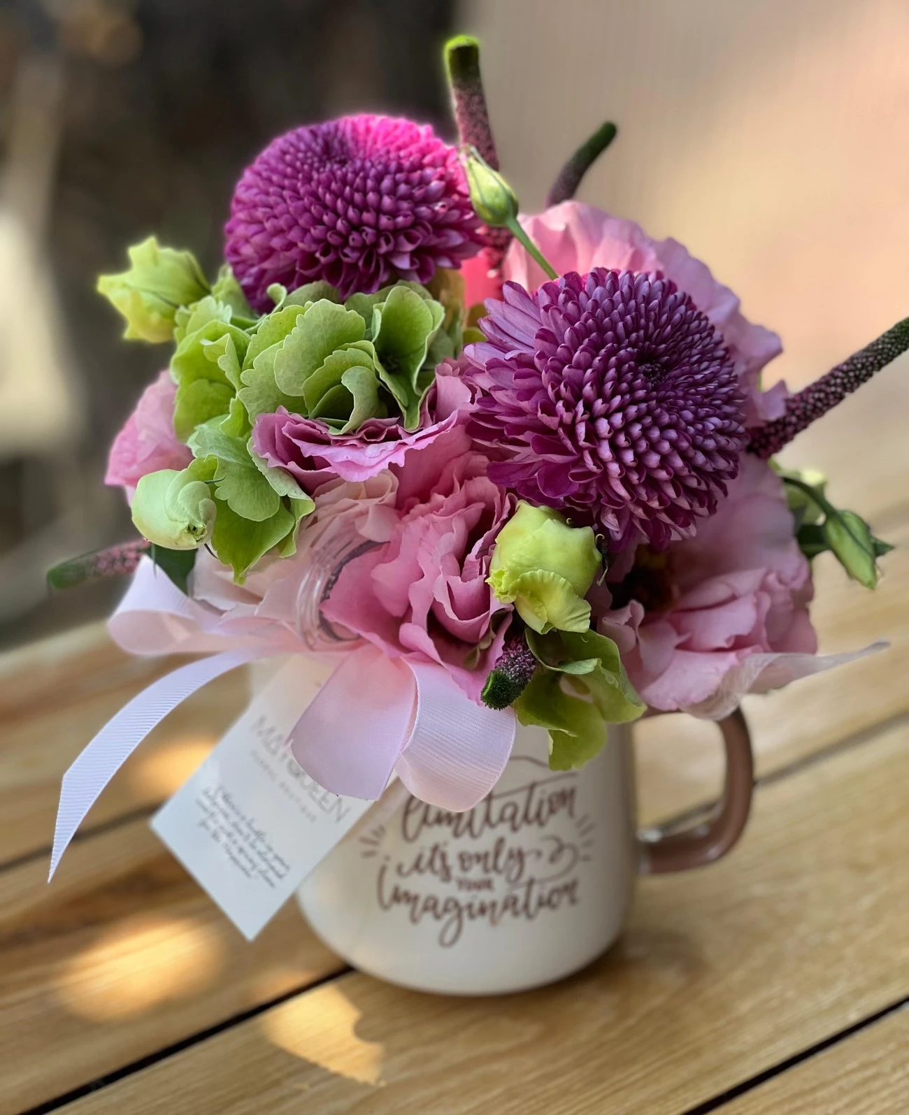 Imagination Yazılı Bardakta Çiçek Aranjmanı