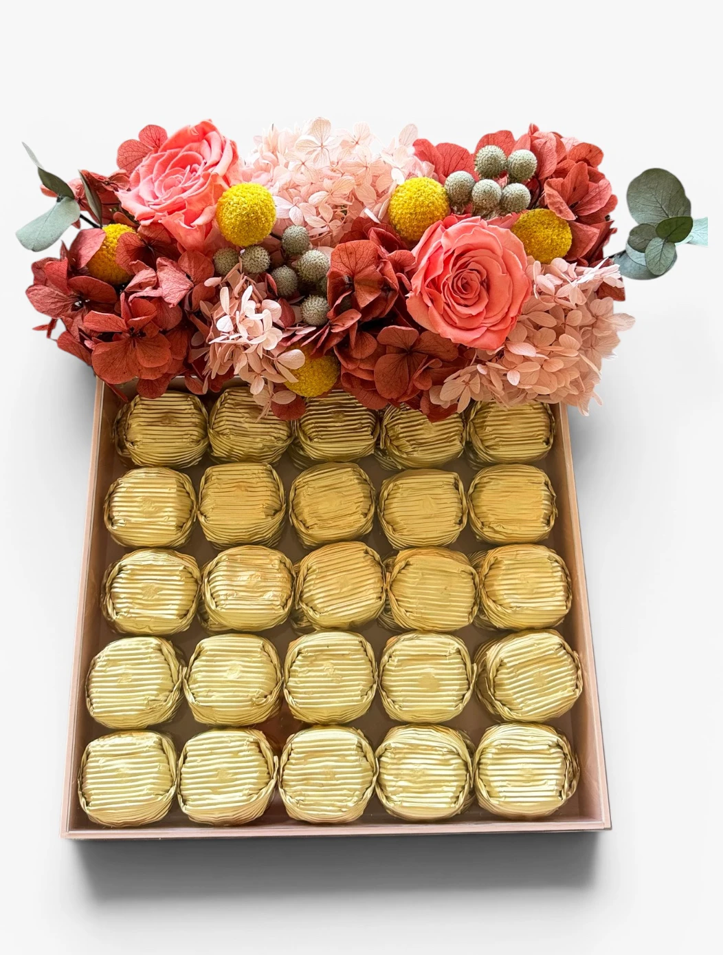 Grace Solmayan Çiçekler ve Çikolata Tepsisi