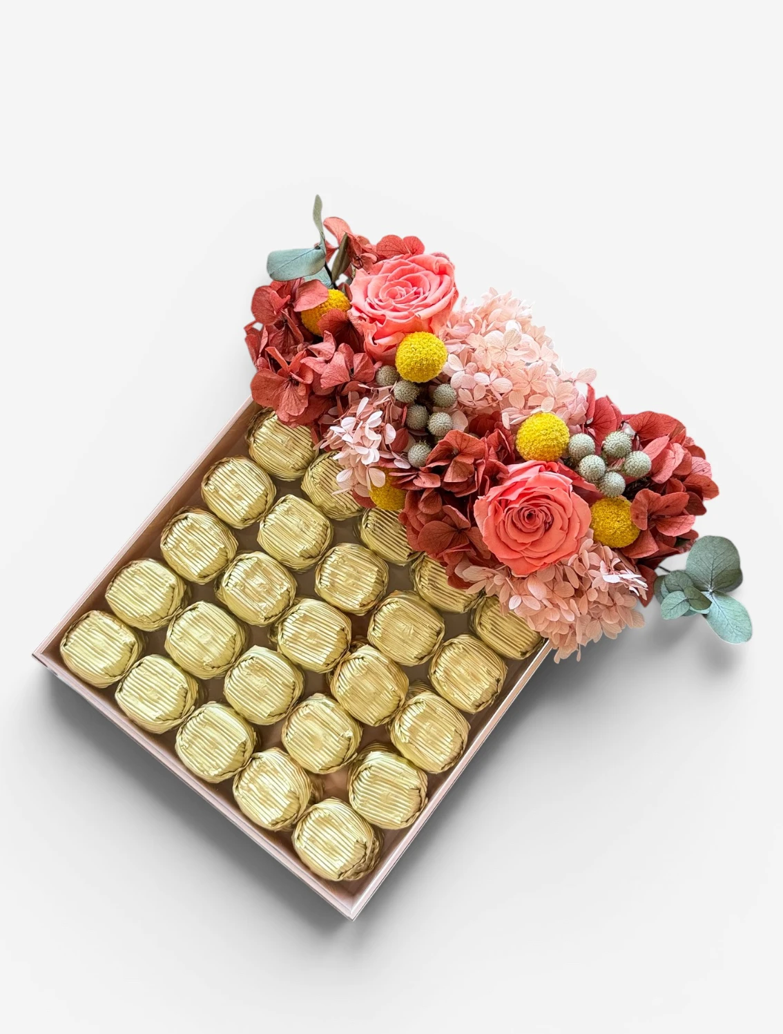 Grace Solmayan Çiçekler ve Çikolata Tepsisi